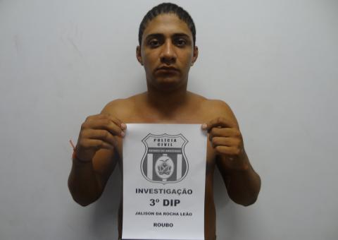 Bandidos roubaram moto e cloraram com placa de veículo da Polícia